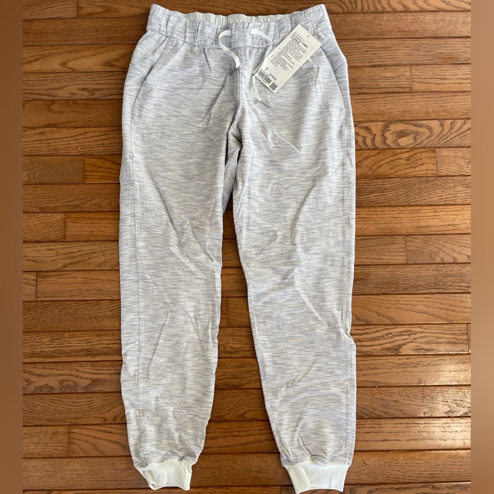 Lululemon On The Fly Jogger